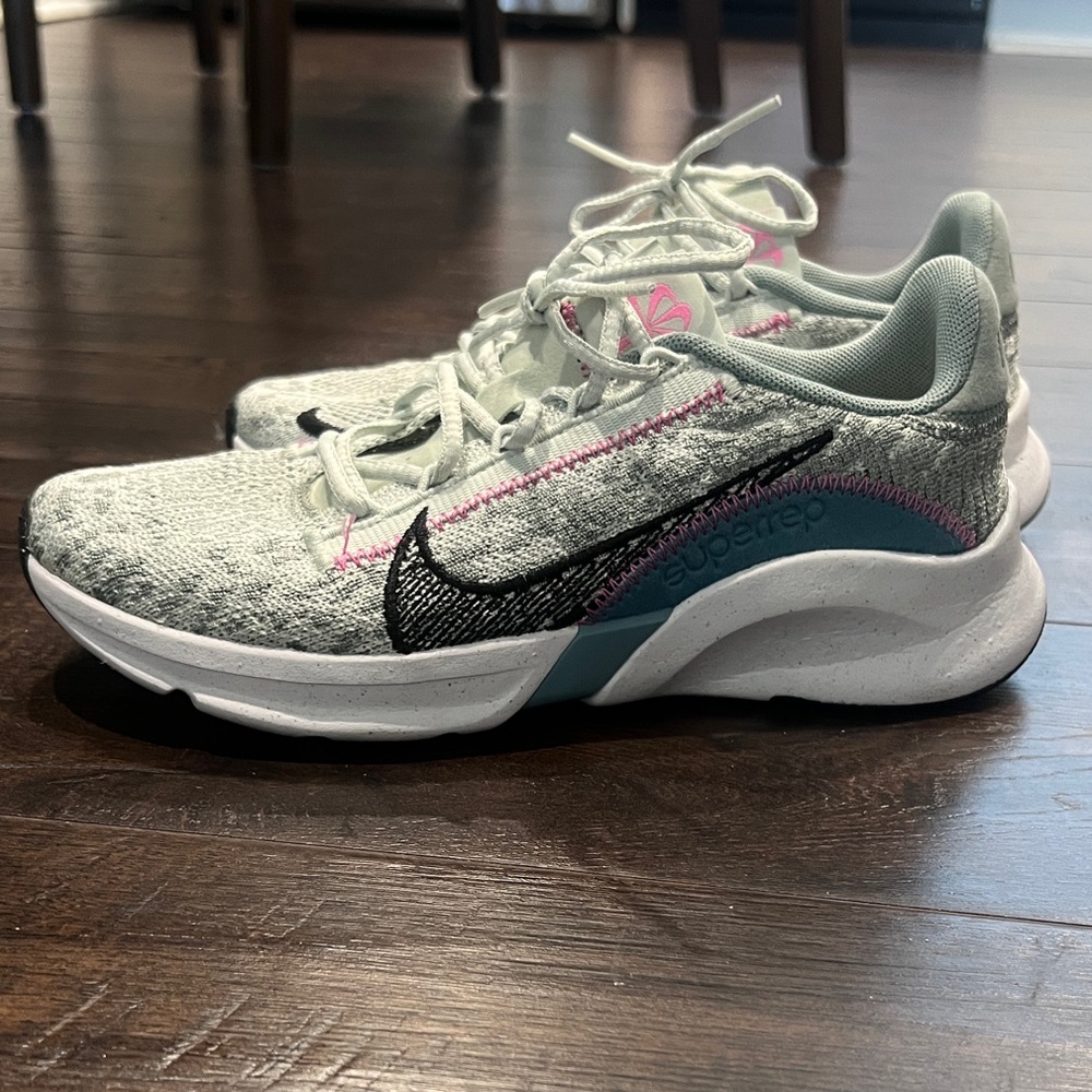 Nike Women's Gray and Pink Sneakers
